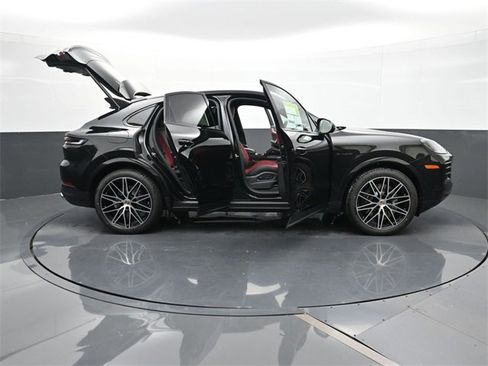 New 2026 Porsche Cayenne E-Hybrid Coupe image 31