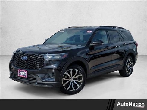 Used 2025 Ford Explorer ST-Line image 1