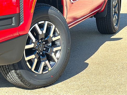 New 2026 Nissan Frontier SV w/ SV Convenience Package image 3