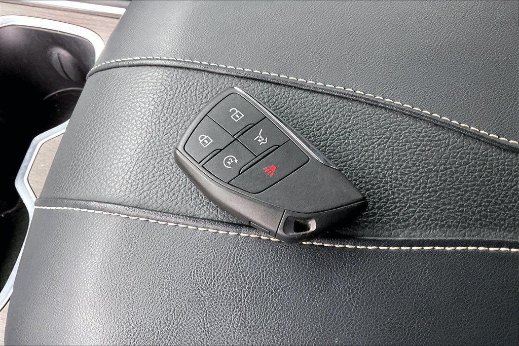 Used 2025 GMC Acadia Denali w/ Super Cruise Package FWD image 40