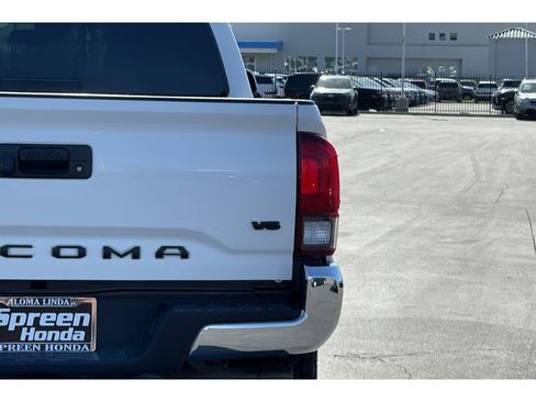 Used 2022 Toyota Tacoma SR5 RWD image 44