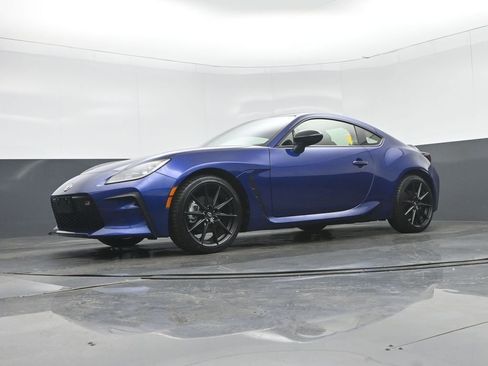 Used 2024 Toyota GR86 Premium RWD image 43