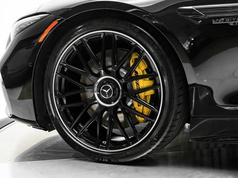 Used 2023 Mercedes-Benz SL 63 AMG 4MATIC w/ Driver Assistance Package image 48