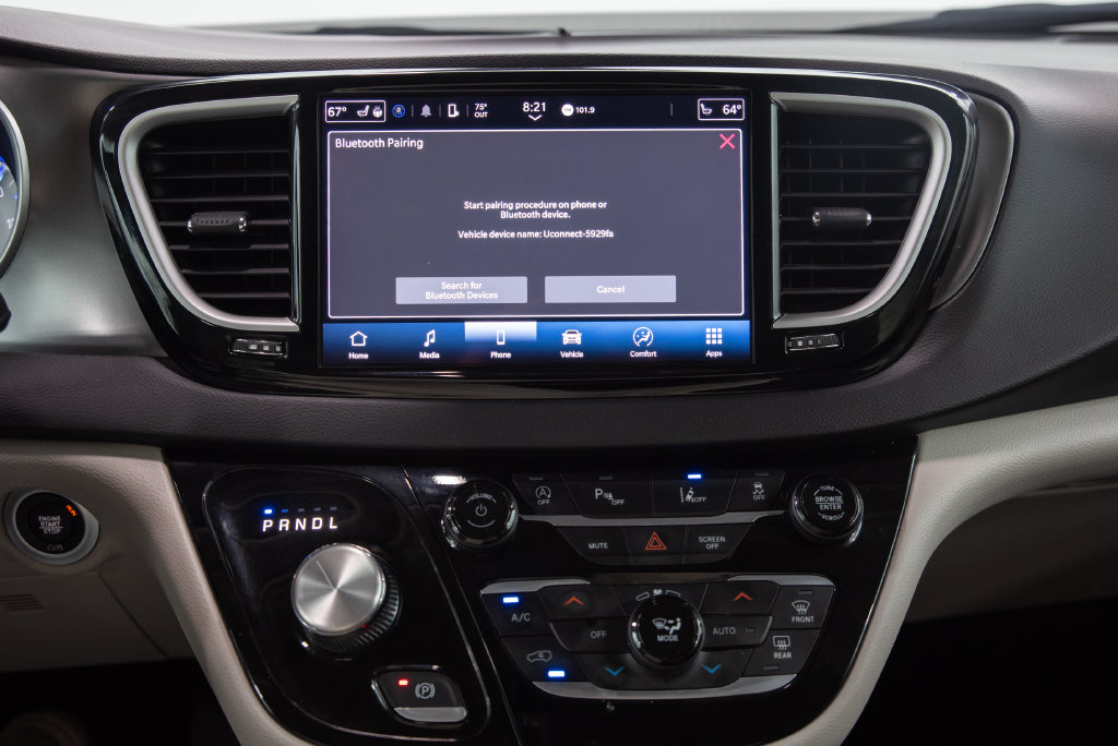 Used 2024 Chrysler Pacifica Touring-L FWD image 27