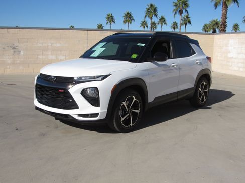 Used 2023 Chevrolet TrailBlazer RS w/ Sun and Liftgate Package image 1