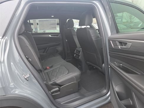 New 2026 Volkswagen Atlas Cross Sport SE image 31