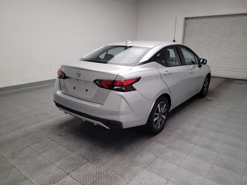 Used 2025 Nissan Versa SV FWD image 9