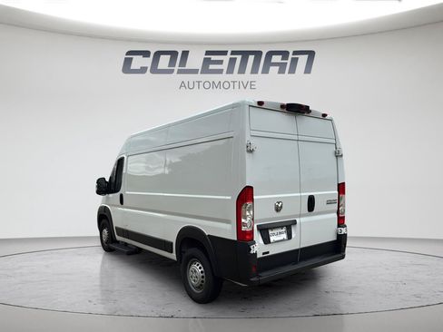 Used 2024 RAM ProMaster 2500 w/ Convenience Group FWD image 3
