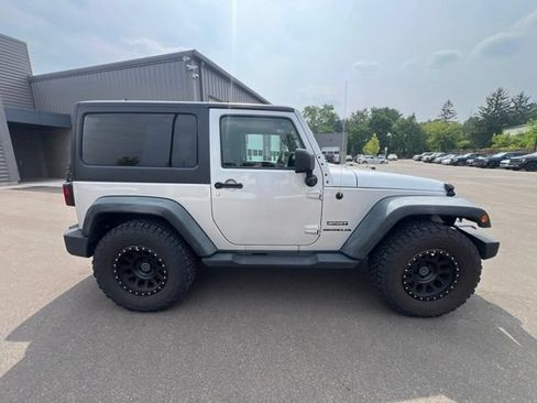 Used 2011 Jeep Wrangler Sport AWD/4WD image 4