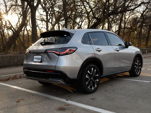 Used 2026 Honda HR-V EX-L image 9