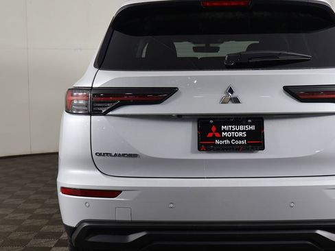 New 2026 Mitsubishi Outlander ES FWD image 13