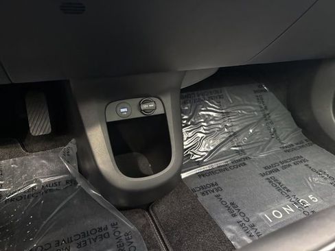 Used 2024 Hyundai Ioniq 5 Limited image 28