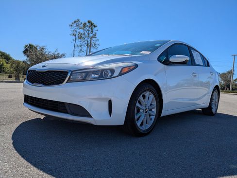 Certified 2017 Kia Forte LX w/ LX Popular Package image 10