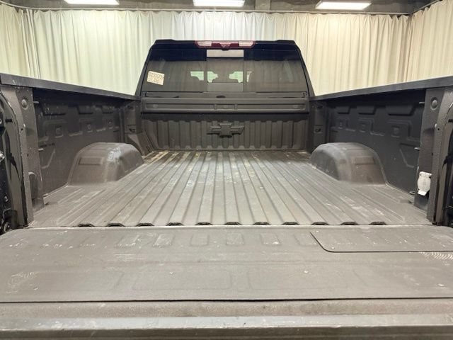 Used 2025 Chevrolet Silverado 2500 LTZ w/ LTZ Premium Package AWD/4WD image 9