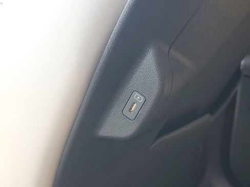 Used 2023 Kia Niro EX Touring FWD image 15