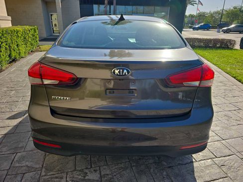 Used 2017 Kia Forte LX w/ LX Popular Package FWD image 3