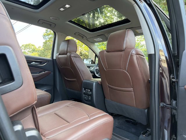 Used 2021 Buick Enclave Avenir w/ Avenir Technology Package AWD/4WD image 19