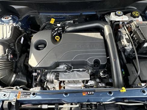 Certified 2024 Chevrolet Equinox LT w/ LPO, Floor Liner Package image 28