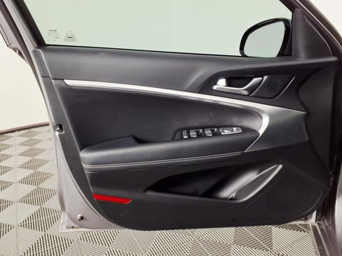 Certified 2025 Genesis G70 2.5T image 16