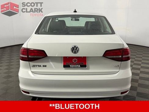 Used 2017 Volkswagen Jetta SE image 6