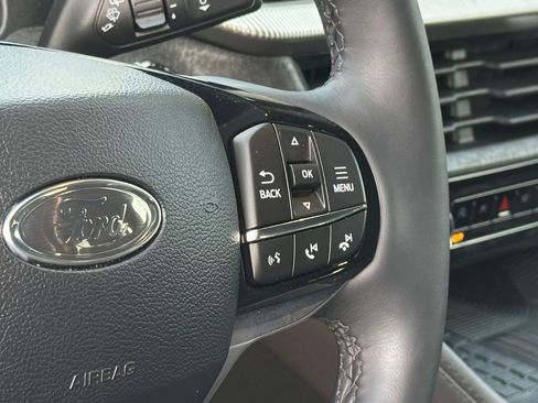 Used 2025 Ford Explorer Platinum image 26