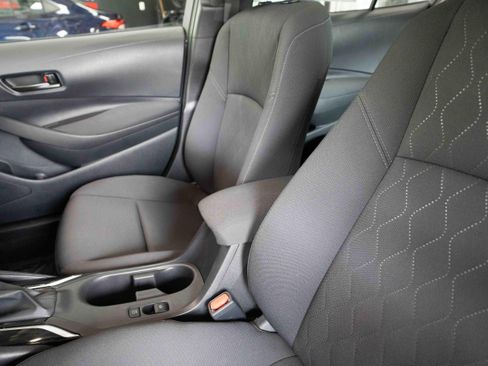 Used 2025 Toyota Corolla LE FWD image 10