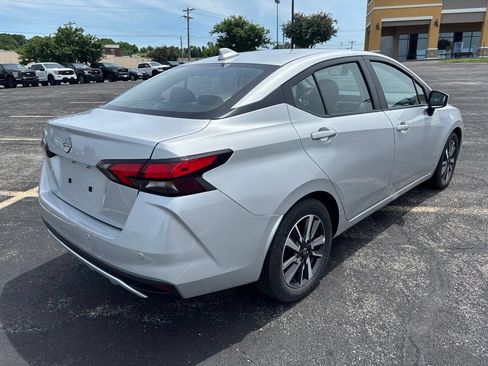 Used 2025 Nissan Versa SV FWD image 5