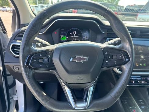 Used 2023 Chevrolet Bolt EUV LT FWD image 18