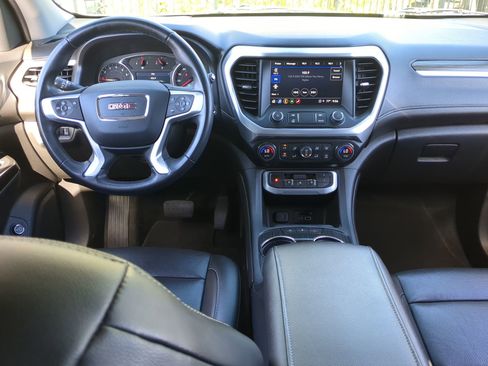 Used 2023 GMC Acadia SLT image 15