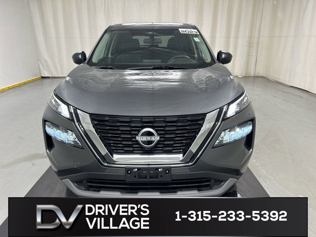 Used 2023 Nissan Rogue S AWD/4WD image 3