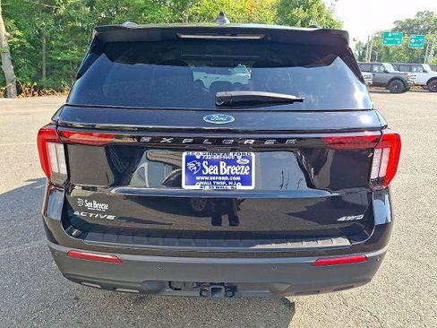 Certified 2025 Ford Explorer Active AWD/4WD image 5