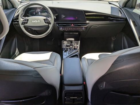 Certified 2023 Kia Niro EX FWD image 14