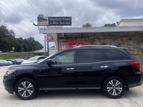 Used 2017 Nissan Pathfinder SL w/ SL Premium Package FWD image 3