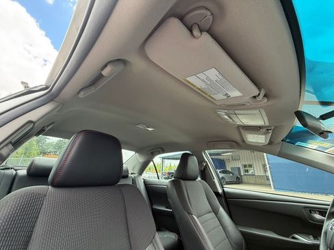 Used 2017 Toyota Camry SE FWD image 27