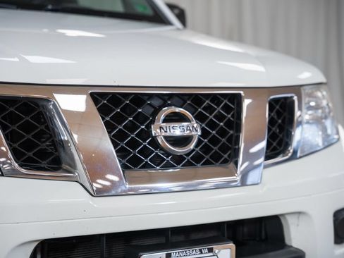 Used 2021 Nissan Frontier SV RWD image 9