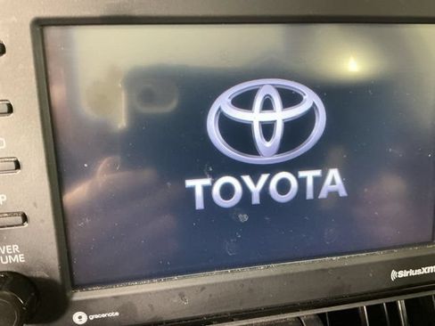 Used 2022 Toyota RAV4 LE AWD/4WD image 13