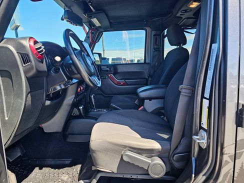 Used 2018 Jeep Wrangler Unlimited Sport S AWD/4WD image 22