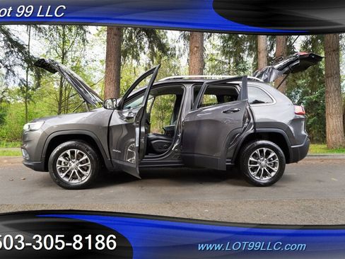 Used 2019 Jeep Cherokee Latitude Plus w/ Cold Weather Group AWD/4WD image 26