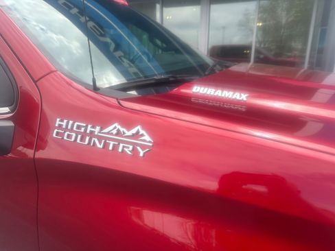 Used 2024 Chevrolet Silverado 1500 High Country w/ Technology Package image 5