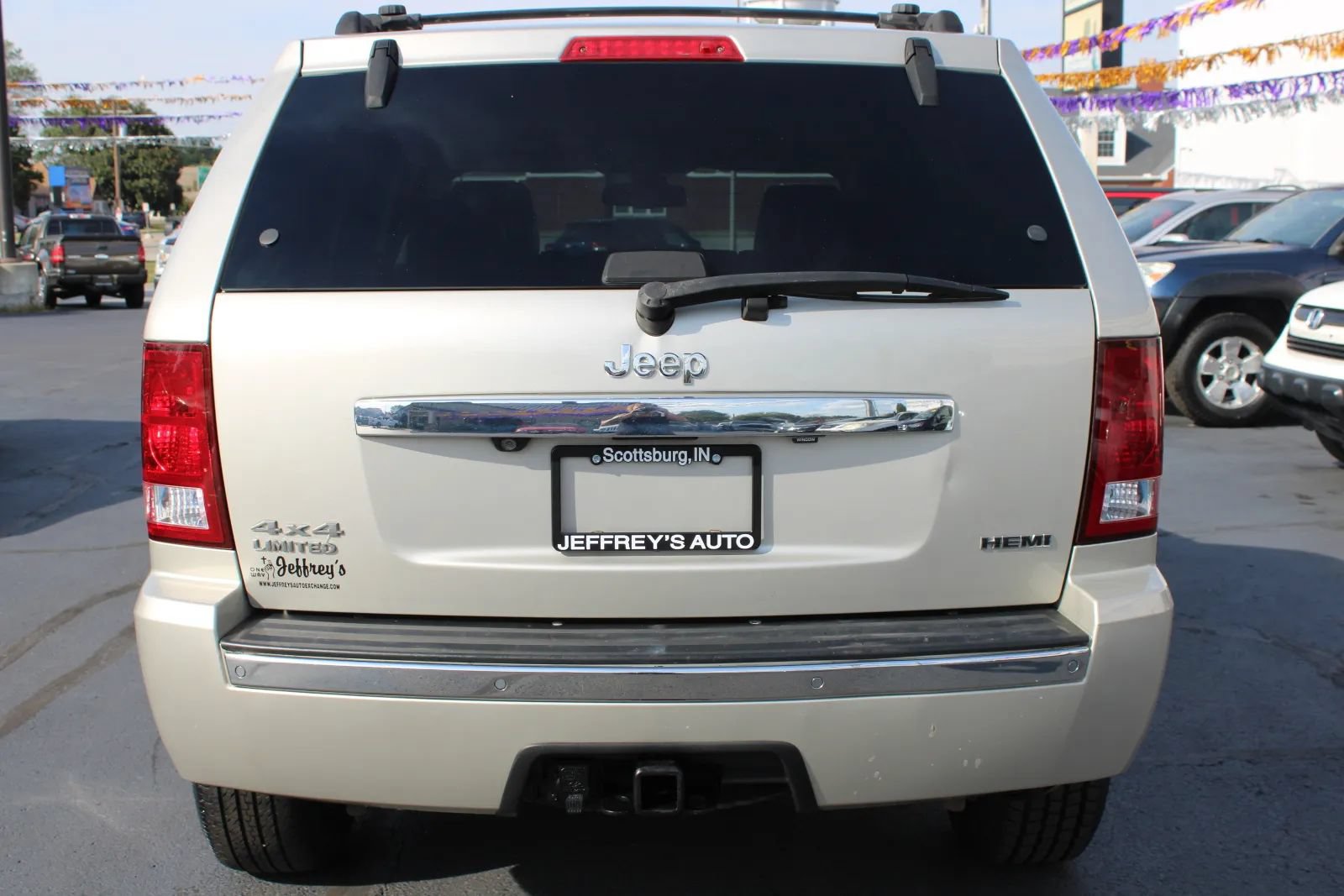 Used 2010 Jeep Grand Cherokee Limited w/ Trailer Tow Group IV AWD/4WD image 32