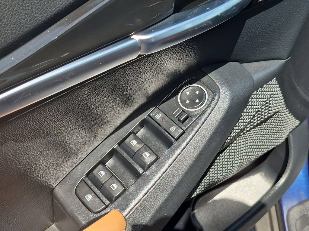 Used 2024 Kia Seltos EX FWD image 25