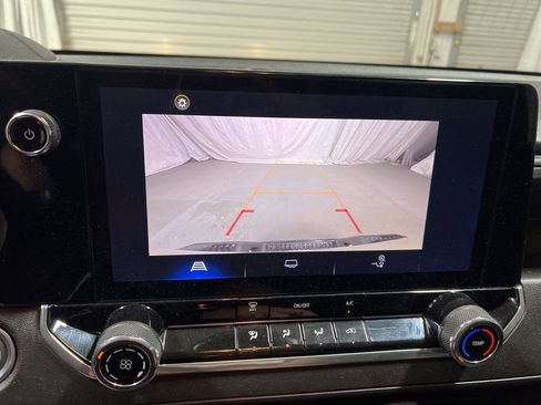 Used 2024 Chevrolet Colorado W/T image 27