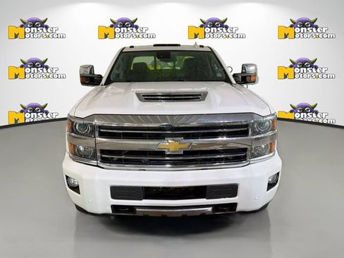 Used 2019 Chevrolet Silverado 3500 High Country AWD/4WD image 2