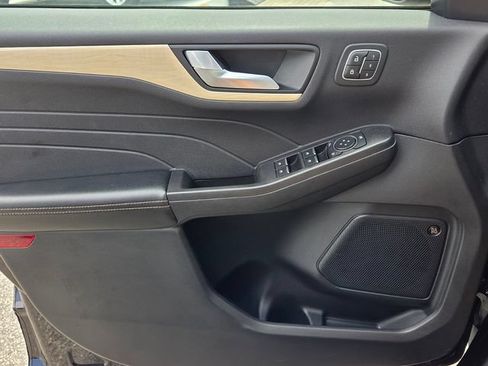 Used 2021 Ford Escape Titanium w/ Titanium Elite Package AWD/4WD image 29