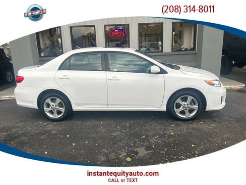 Used 2012 Toyota Corolla LE image 1