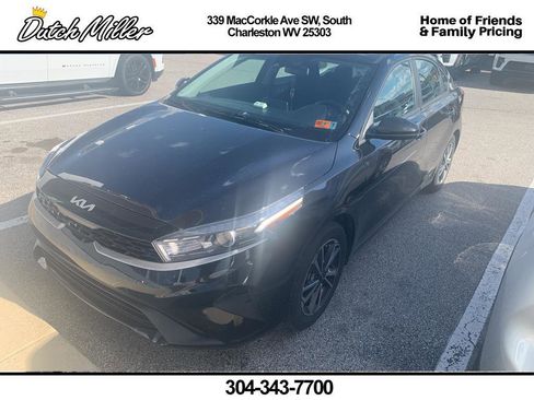 Certified 2023 Kia Forte LXS FWD image 1