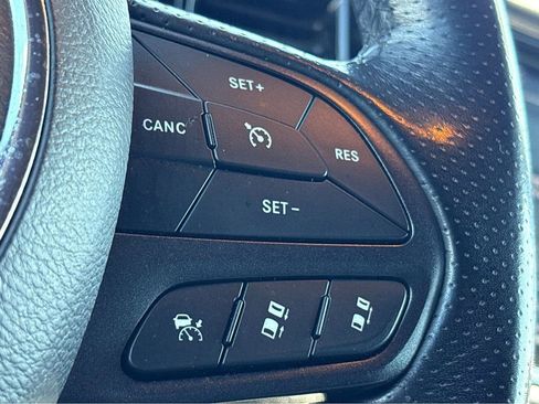 Used 2023 Dodge Durango GT RWD image 16