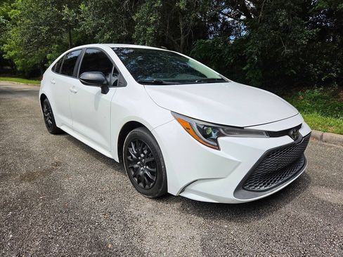 Used 2022 Toyota Corolla LE FWD image 1