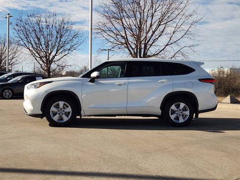 Used 2020 Toyota Highlander L image 4