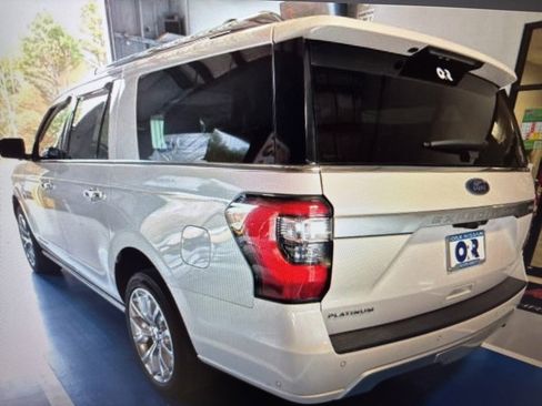 Used 2019 Ford Expedition Max Platinum image 2